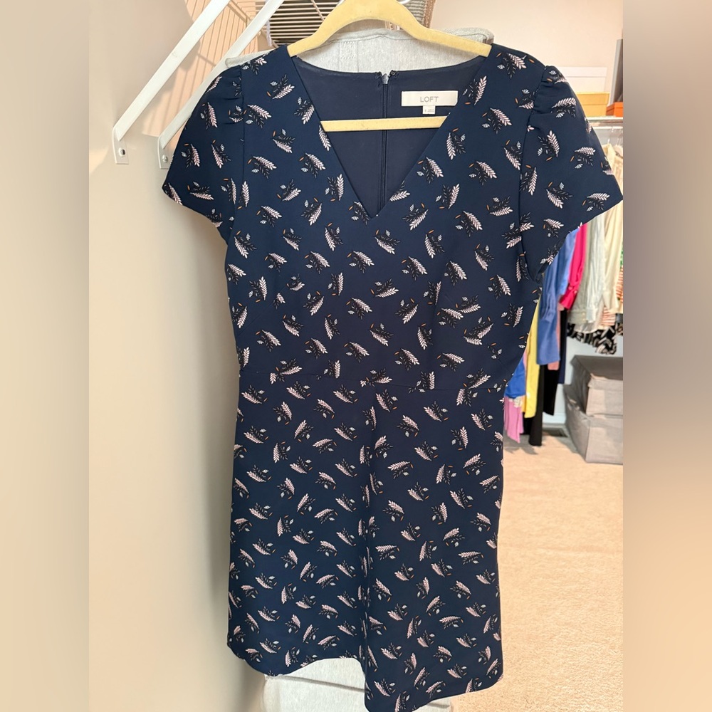 LOFT Navy Leaf Print V Neck Dress Size 8 Short Sleeve